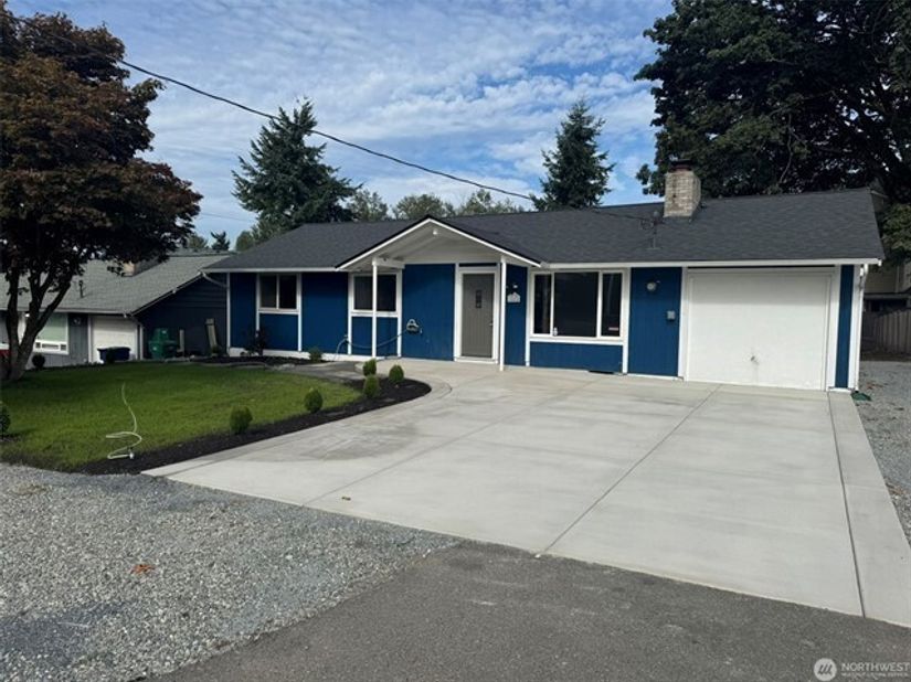 14616 Ash Way, Lynnwood WA 98087