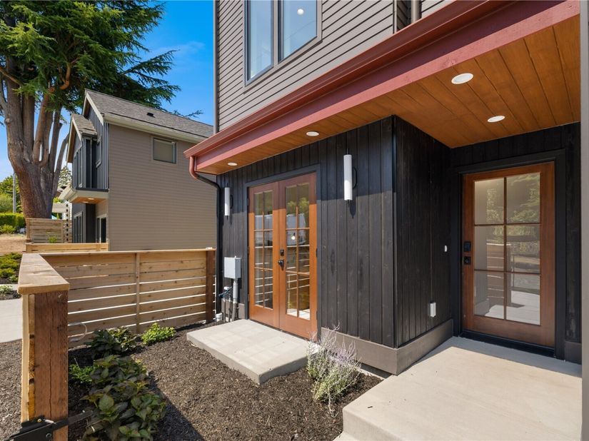 270 Fulton Street, Seattle WA 98109