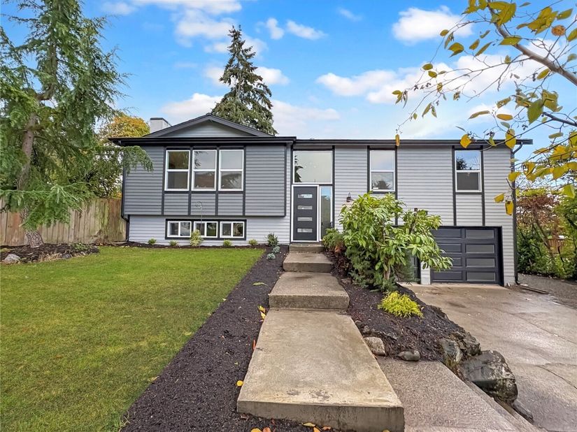2211 S 283rd Street, Federal Way WA 98003