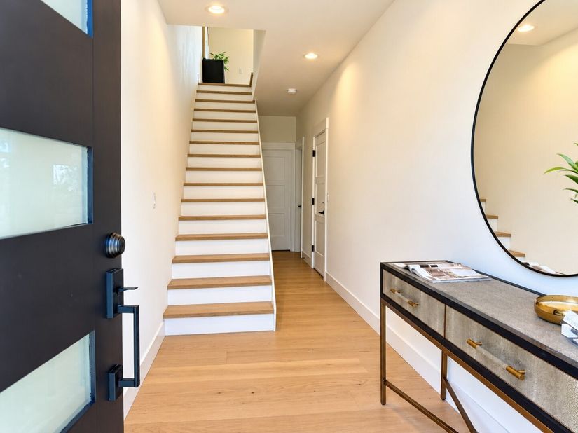 4930 43rd Avenue S B, Seattle WA 98118