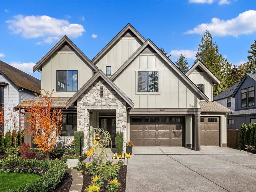 14018 NE 6th Place, Bellevue WA 98007