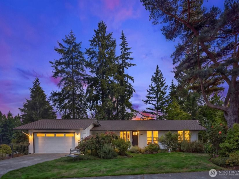 940 178th Place NE, Bellevue WA 98008