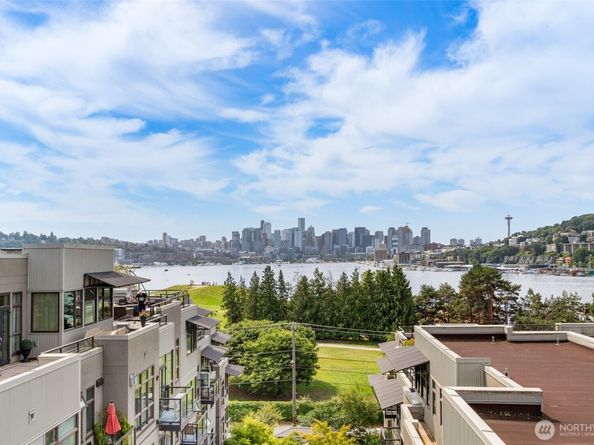1700 N Northlake Way 105, Seattle WA 98103