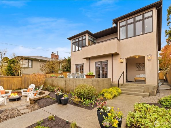 3773 SW Grayson Street, Seattle WA 98126