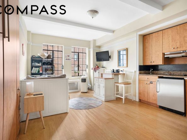 25 Tudor City Place 922, New York NY 10017