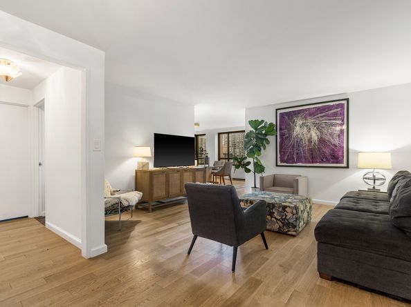 190 East 72nd Street 19B, New York NY 10021