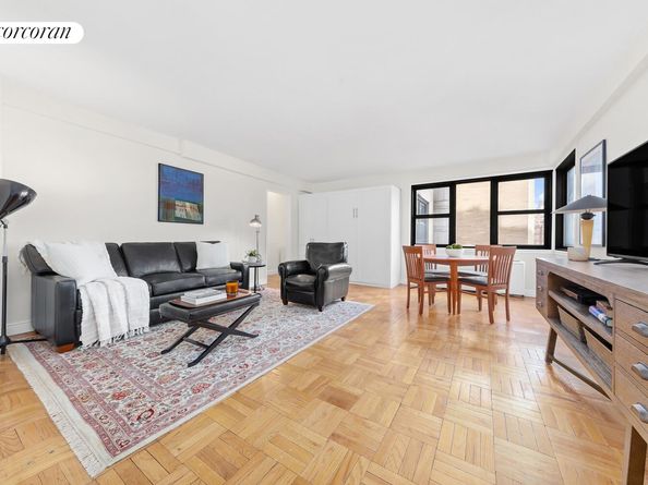 345 East 69th Street 11A, New York NY 10021