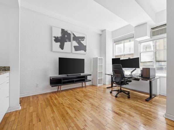 4 Lexington Avenue 2N, New York NY 10010