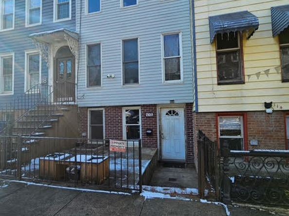 116 Hall Street 116, Brooklyn NY 11205