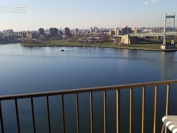 25-40 Shore Boulevard 15T, Queens NY 11102