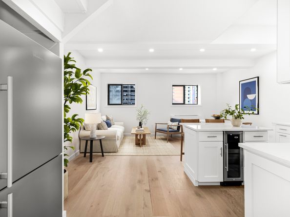 150 West 51st Street 2116, New York NY 10019