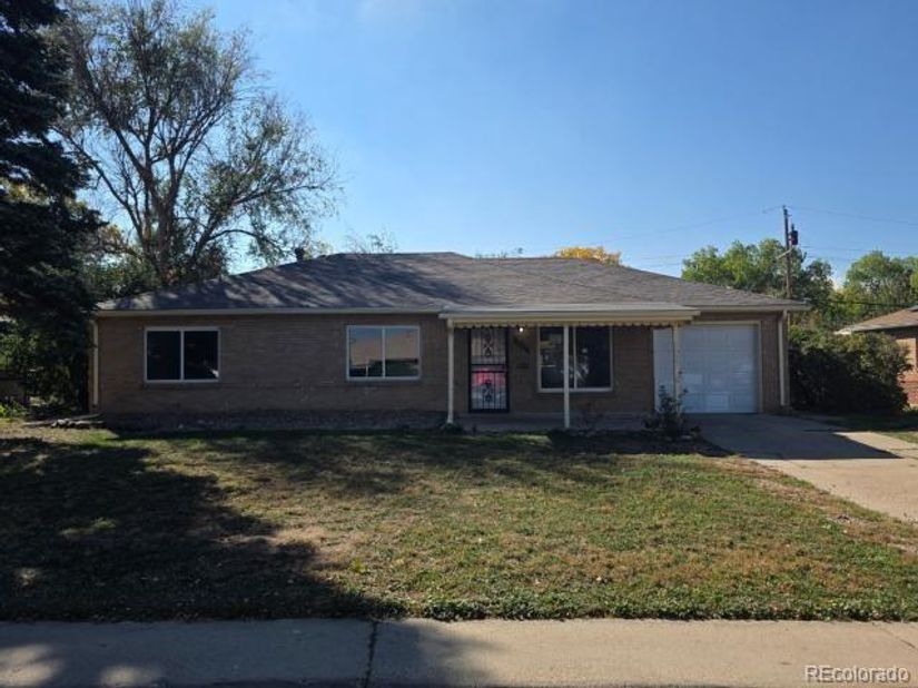 1027 Troy Street, Aurora CO 80011