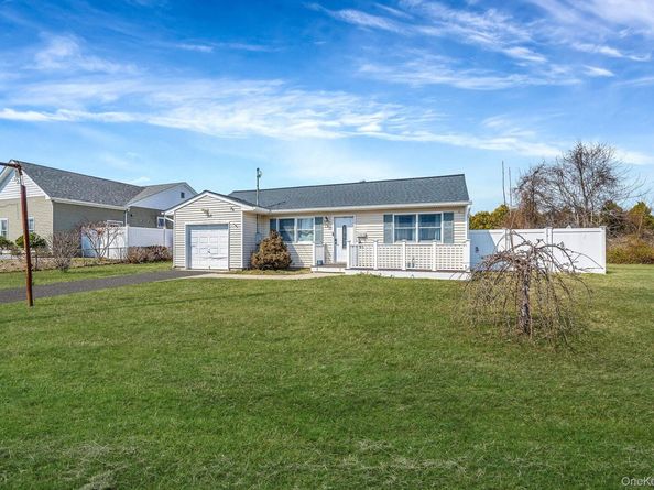 53 Spruce Street, Central Islip NY 11722