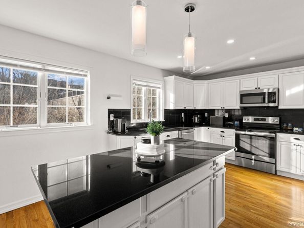7-2 Wells Park Drive, Yonkers NY 10705