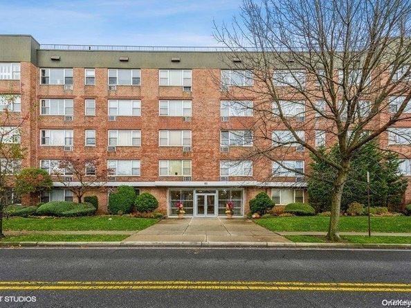 280 Guy Lombardo Avenue 5H, Freeport NY 11520