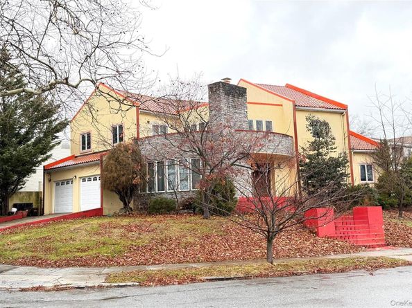 26105 Bridgewater Avenue, Glen Oaks NY 11004