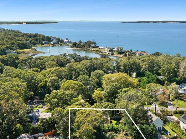 10 Bay View Road N, Southampton NY 11968