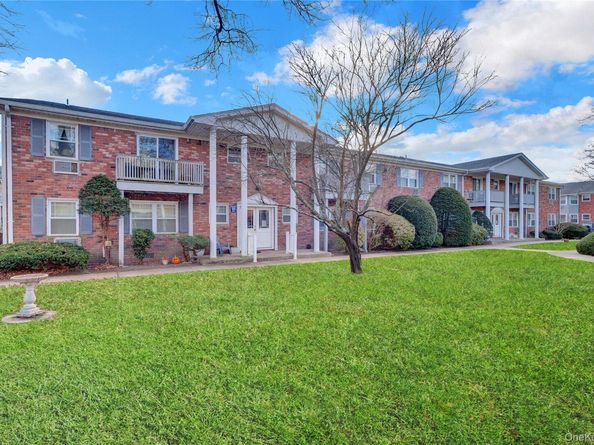 210 Fairharbor Drive 210, Patchogue NY 11772