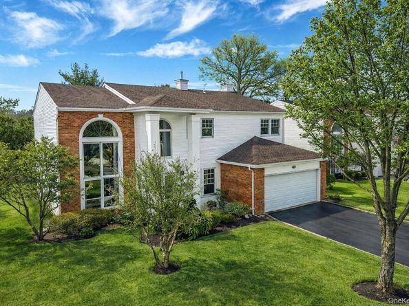 118 Fairway View Drive 118, Commack NY 11725