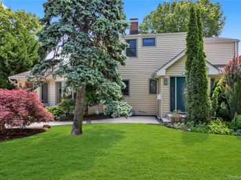 16 Deepdale Parkway