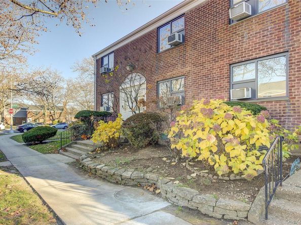 216-76 68TH Avenue 26119, Oakland Gardens NY 11364