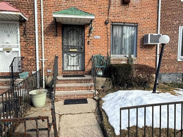 10217 183rd Place, Hollis NY 11423