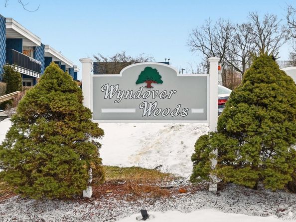 1 Wyndover Woods Lane 2, White Plains NY 10603