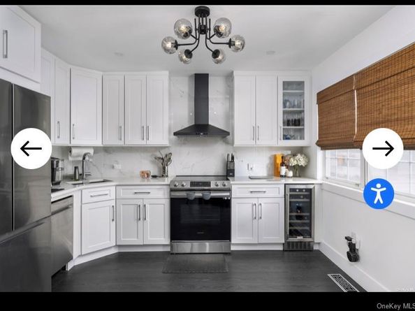 40 Canoe Place 3, Hampton Bays NY 11946