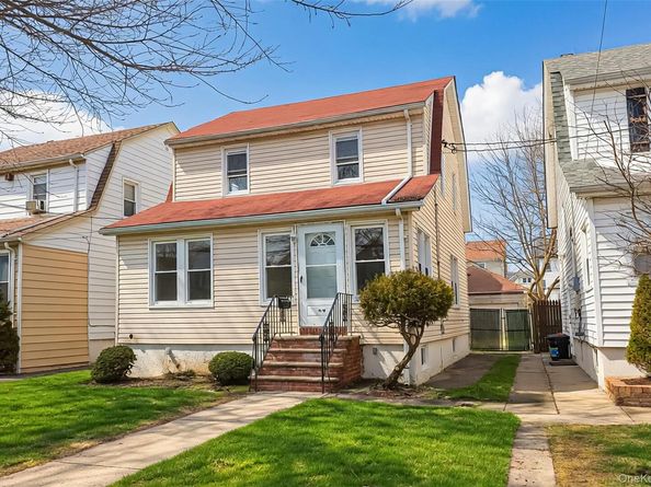 90-09 216th Street, Queens Village NY 11428