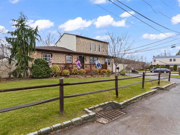 2 Burnett Avenue, Bay Shore NY 11706
