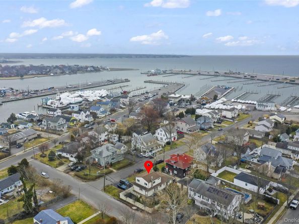 2 Burnett Avenue, Bay Shore NY 11706