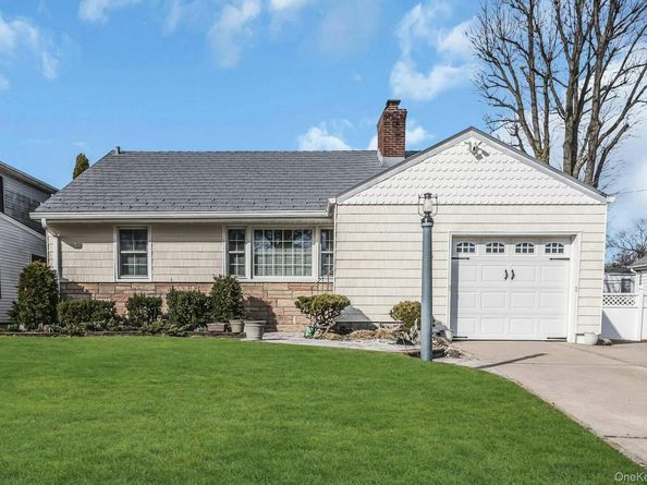 5 Sherwood Road, Glen Cove NY 11542