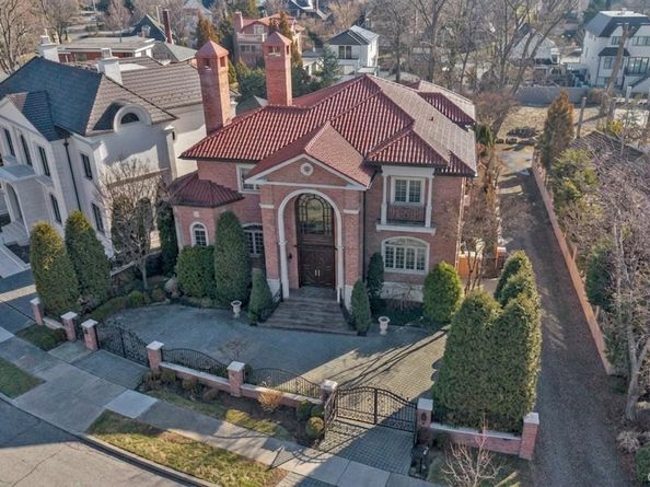 12 Point Crescent, Malba NY 11357