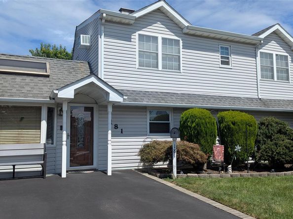 181 Springtime Lane N, Levittown NY 11756