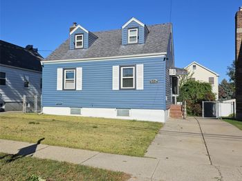 956 Hillside Boulevard