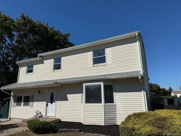 39 2nd Place, Central Islip NY 11722