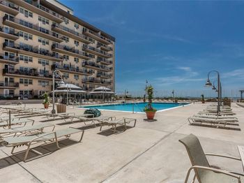 25 Neptune Boulevard