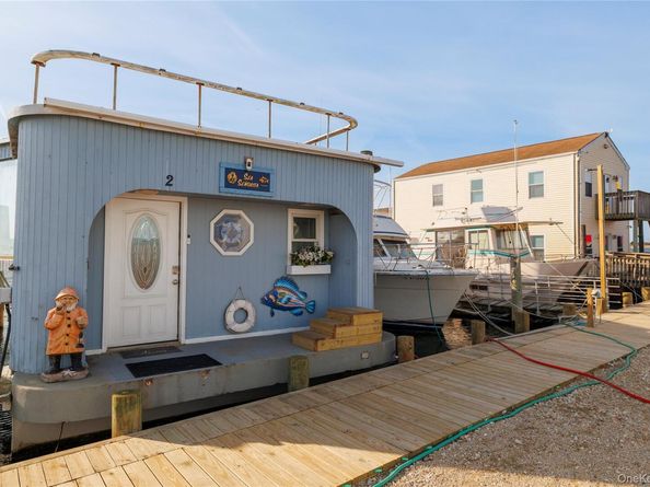 220 Shore Road, Seaford NY 11783