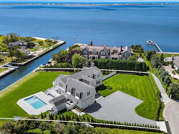 44 Club Lane, Remsenburg NY 11960