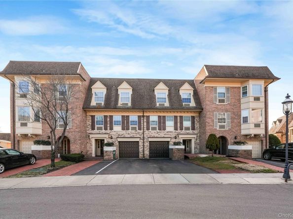 1324 Robin Lane 1195, Bayside NY 11360