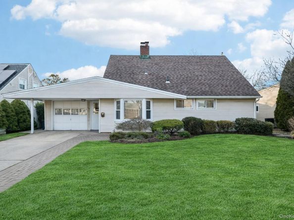 56 Jester Lane, Levittown NY 11756