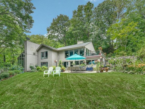 40 Idle Day Drive, Centerport NY 11721