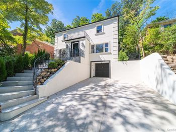 8632 Midland Parkway