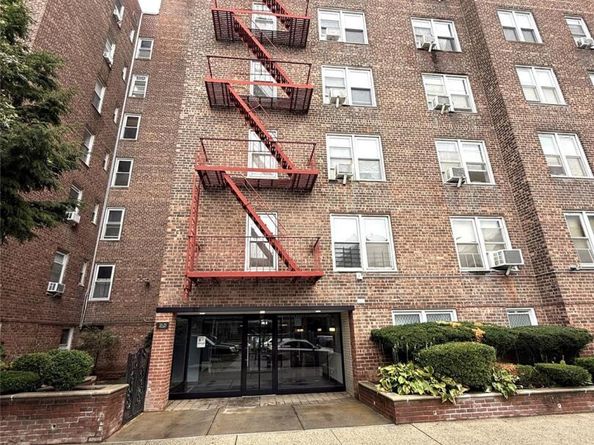 33-25 90 Street 5D, Jackson Heights NY 11372