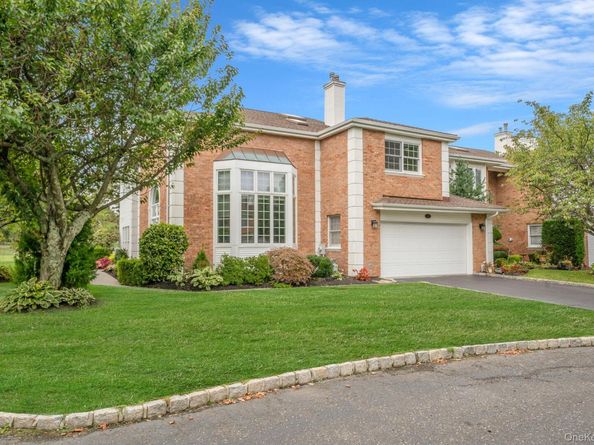 52 Hamlet Drive 52, Commack NY 11725