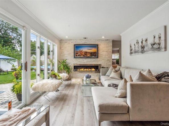 55 Duckpond Drive N, Wantagh NY 11793