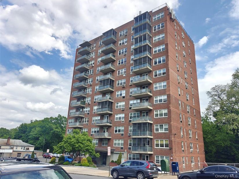 385 McLean Avenue 8D, Yonkers NY 10705