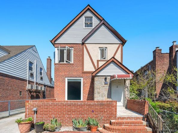 6210 Boelsen Crescent, Rego Park NY 11374
