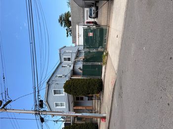 32 Bulkley Avenue
