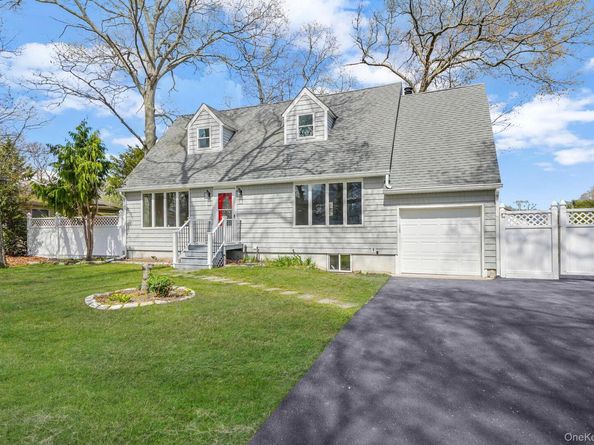 41 Seaside Avenue, Patchogue NY 11772